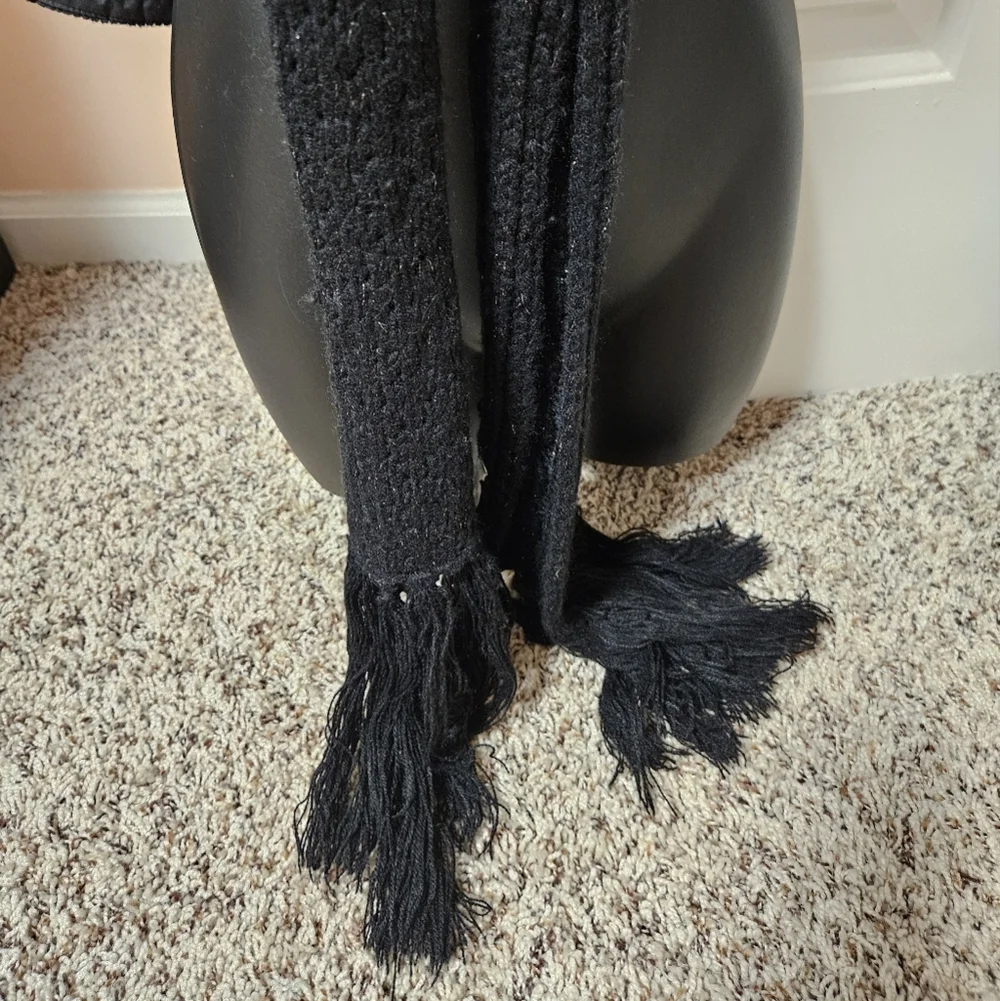 Black Cable Knit Scarf With Glitter